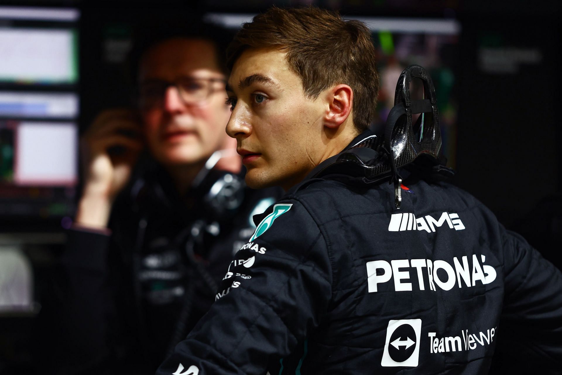 George Russell looks on from the pit wall during qualifying ahead of the 2022 Saudi Arabian GP (Photo by Mark Thompson/Getty Images)