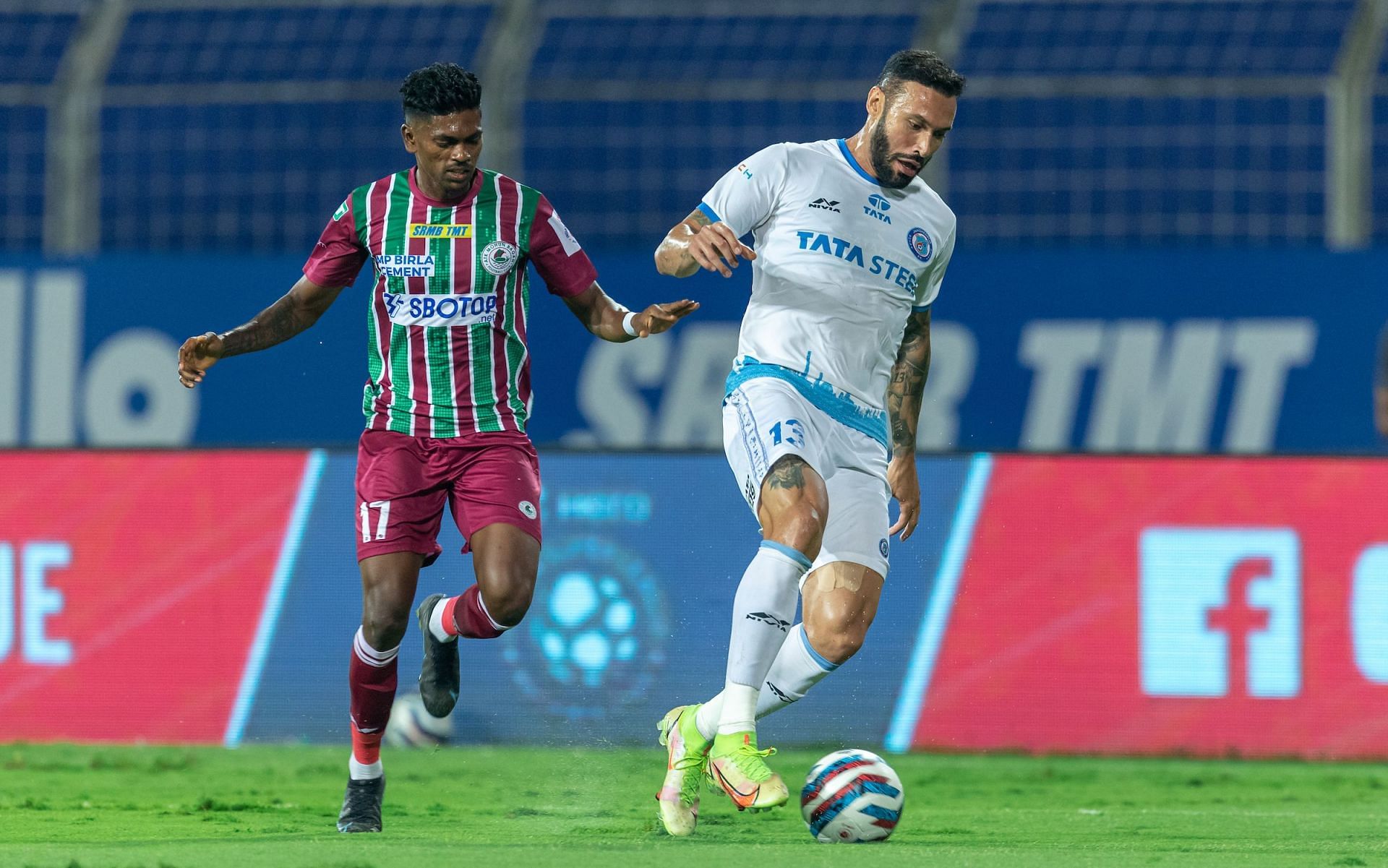 Jamshedpur FC&#039;s Eli Sabia takes the ball away from ATK Mohun Bagan&#039;s Liston Colaco (Image Courtesy: ISL)