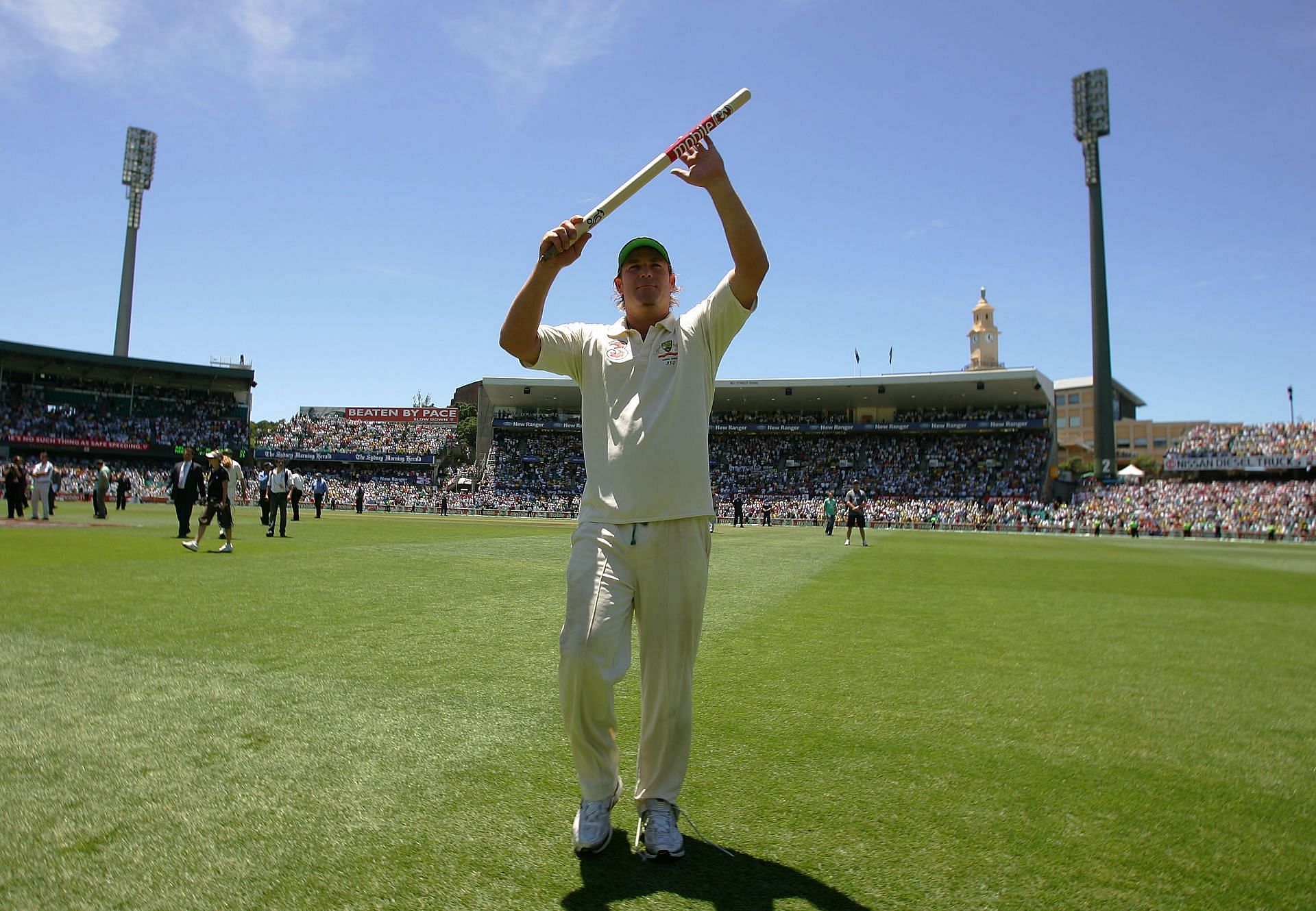 शेन वॉर्न दूसरे सबसे ज्यादा विकेट लेने वाले गेंदबाज हैं