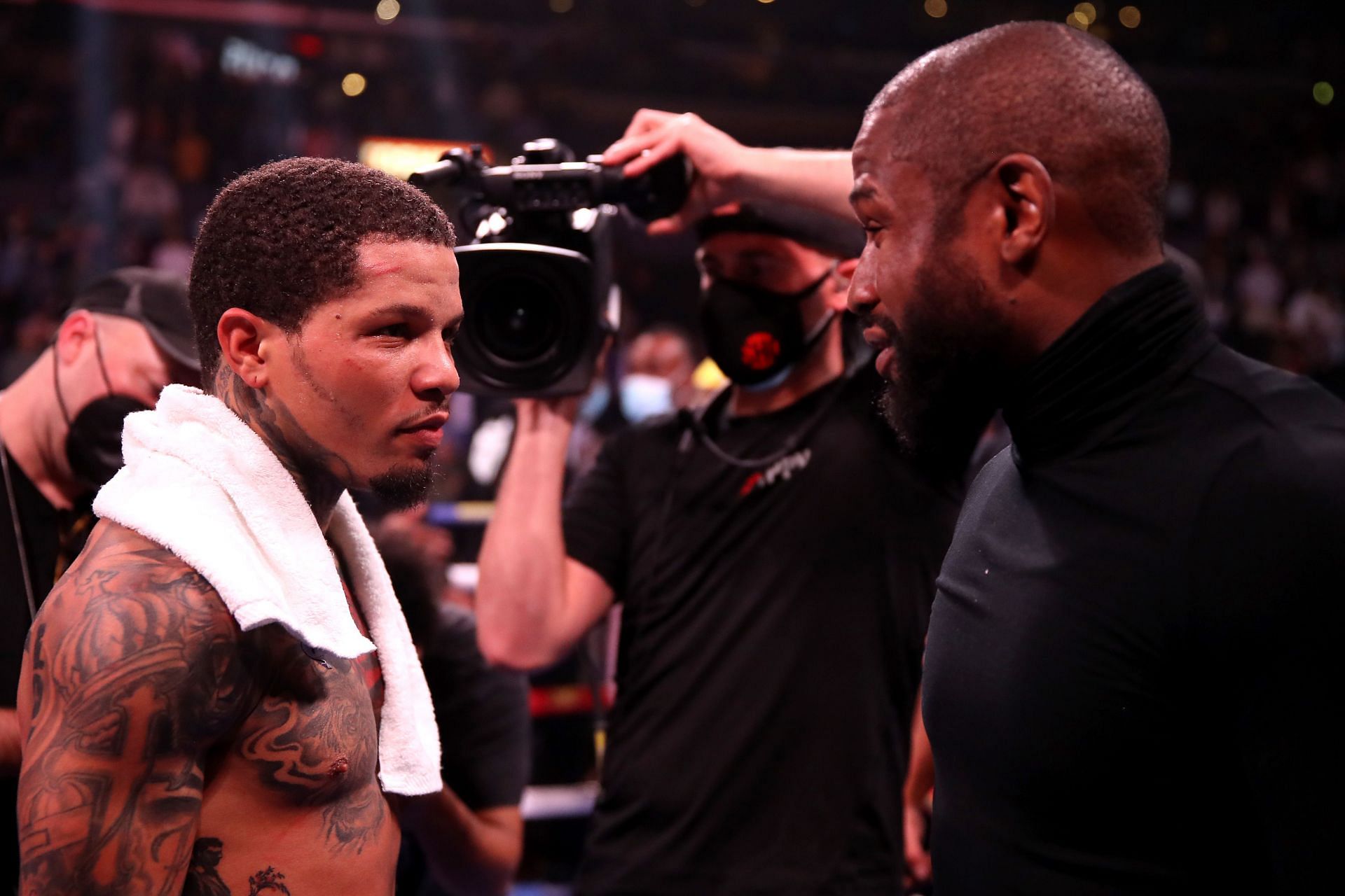 Gervonta Davis (left) and Floyd Mayweather (right)