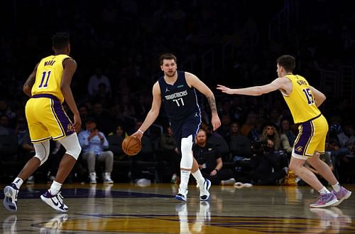 Luka Doncic put up a solid first-half showing for the Dallas Mavericks vs the Los Angeles Lakers