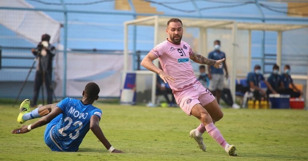 Rajasthan United FC&#039;s Pedro Manzi in action against Churchill Brothers FC (Image Courtesy: I-League)