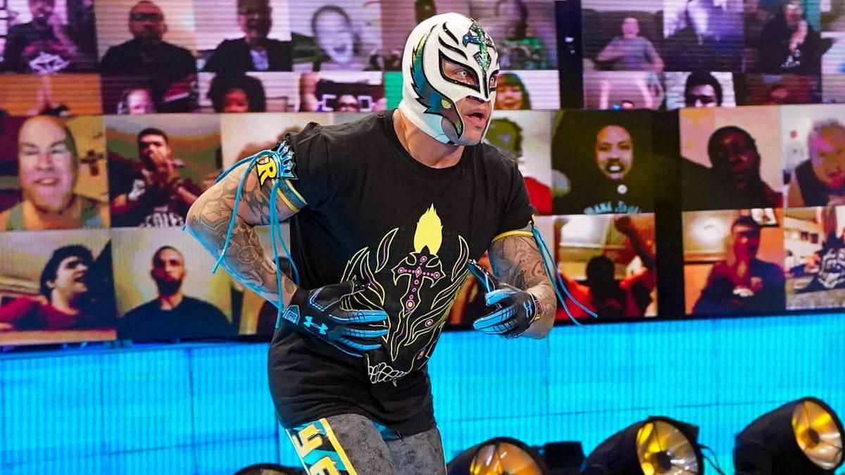 Rey Mysterio will team up with his son Dominik at WrestleMania 38