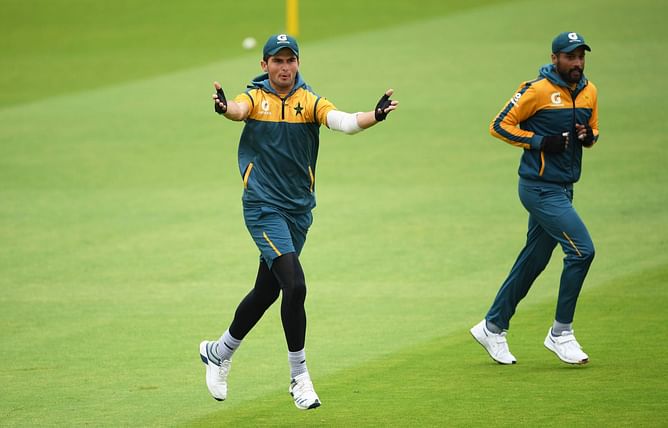 "Is pitch pe to bowlers ko ghar chale jana chaye"- Mohammad Amir's hilarious dig at Rawalpindi pitch