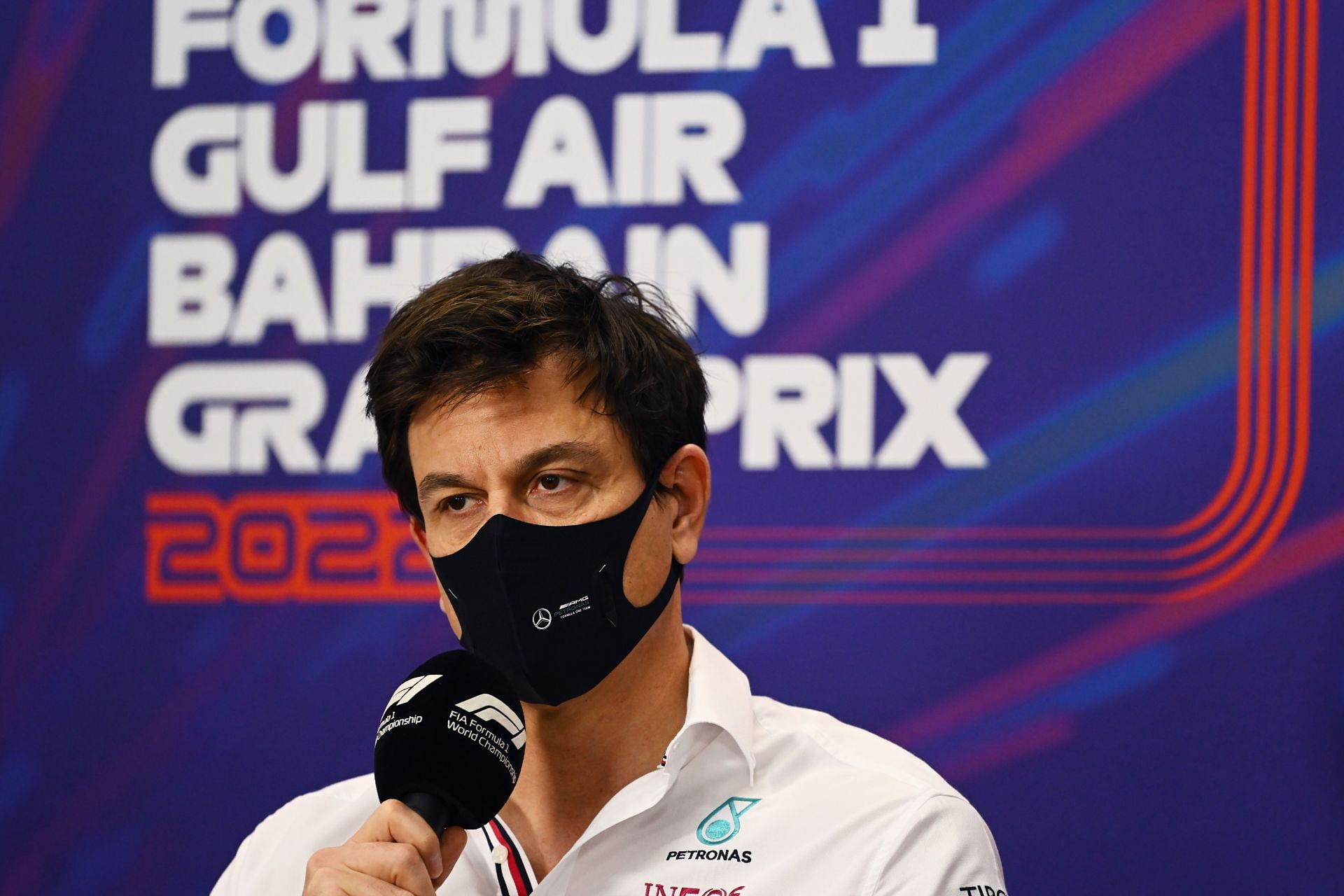 Mercedes boss Toto Wolff in conversation with the media priot to the 2022 F1 Bahrain GP. (Photo by Clive Mason/Getty Images)
