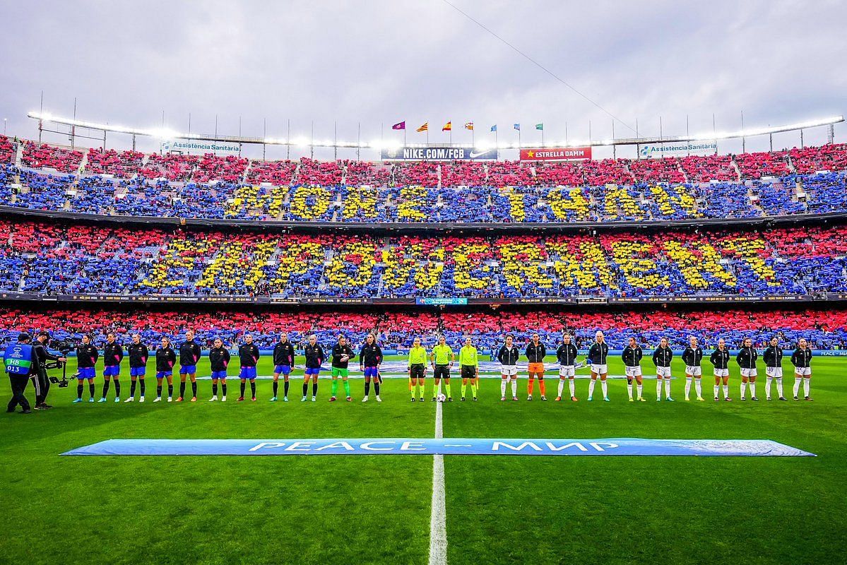 ये यूरोपीय क्लब फुटबॉल में इस सीजन का सबसे ज्यादा उपस्थिति (महिला या पुरुष) वाला मैच बना।