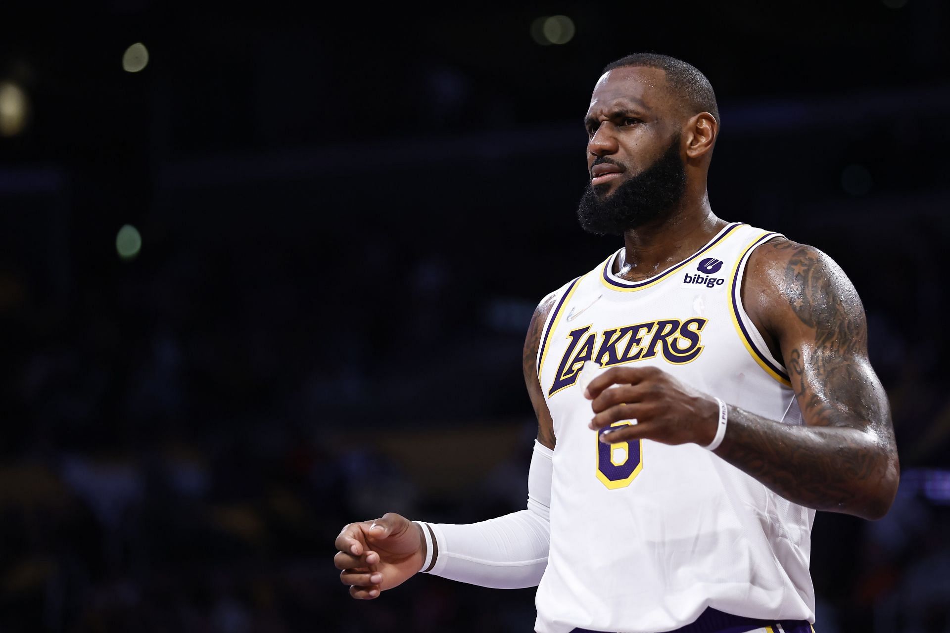 LeBron James in action for the LA Lakers against Pelicans.