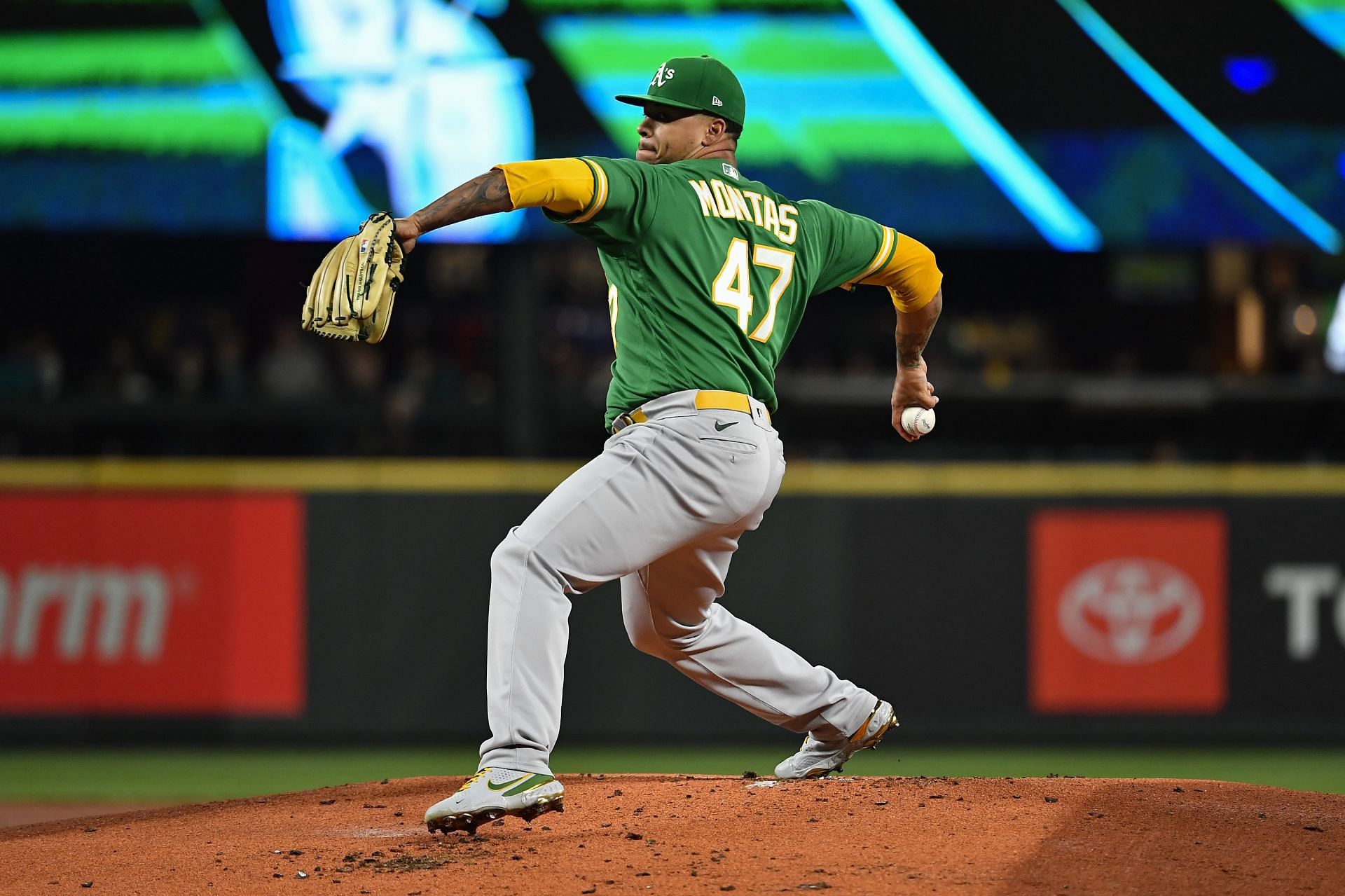 MLB trade deadline 2022: Yankees acquire starting pitcher Frankie Montas in  deal with Oakland, per reports