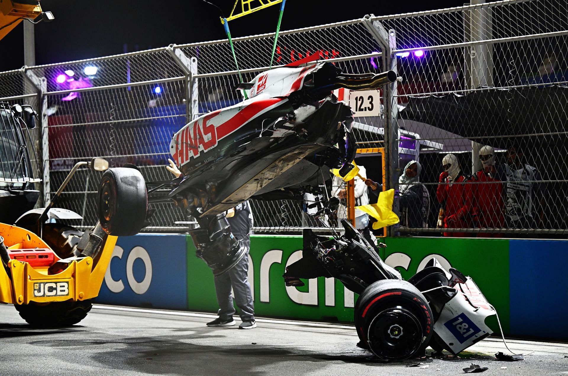 Haas&#039; Mick Schumacher suffered a huge crash during the F1 Grand Prix of Saudi Arabia - Qualifying