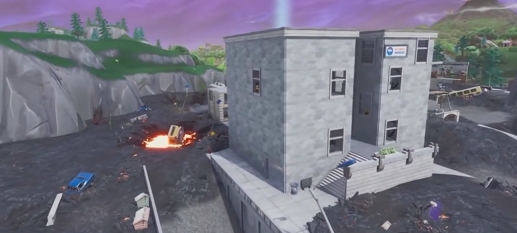 Aucun bâtiment Sweat Insurance n'a survécu à l'explosion du volcan dans Fortnite Chapter 1 (Image via YouTube / PlayStationGrenade)