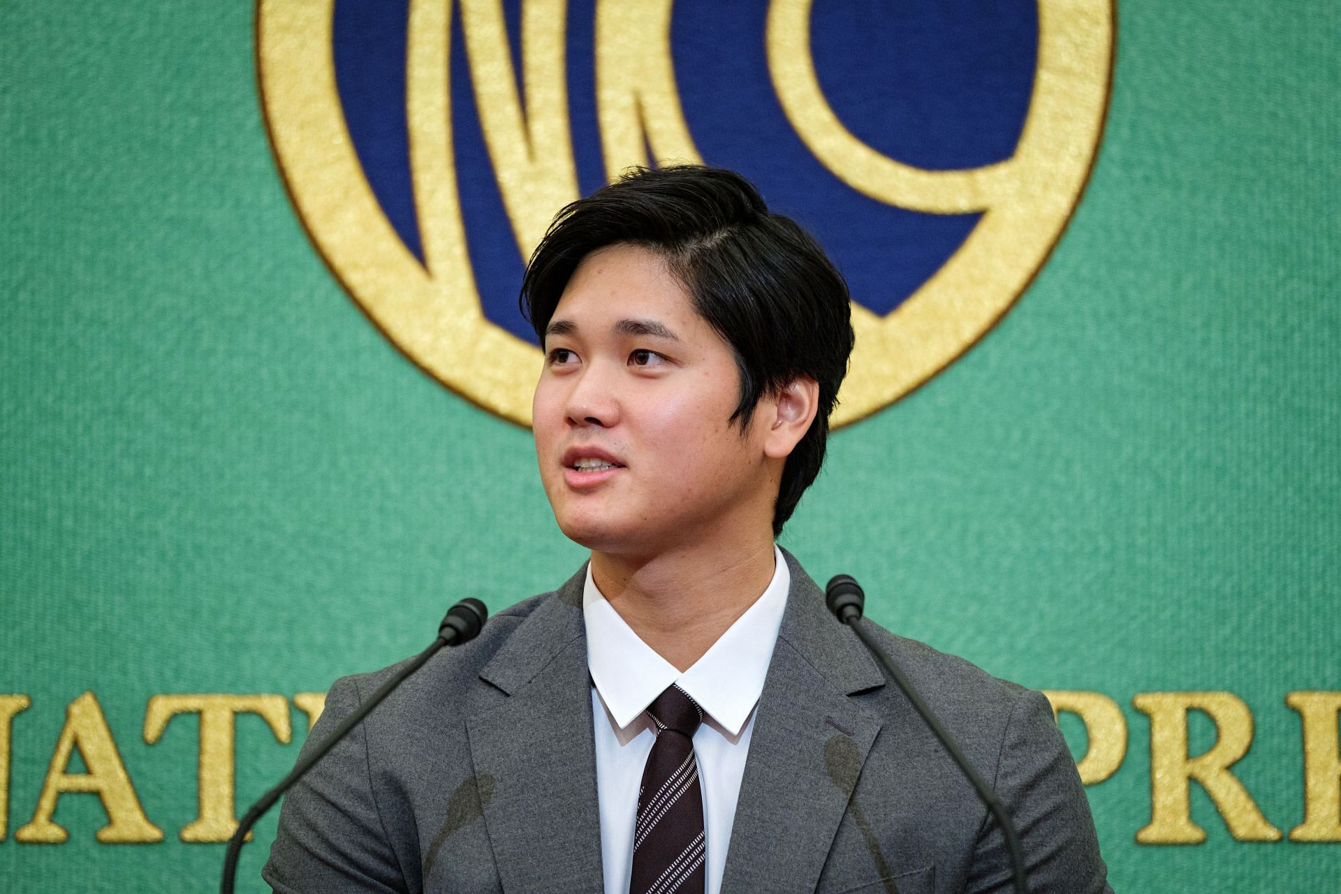 Shohei Ohtani Being announcing his signing on Mike Trouts wedding day