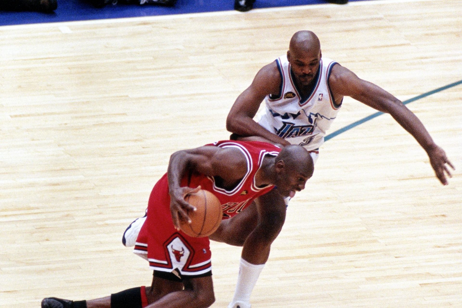 Michael Jordan and Bryon Russell. (Photo: Bleacher Report)