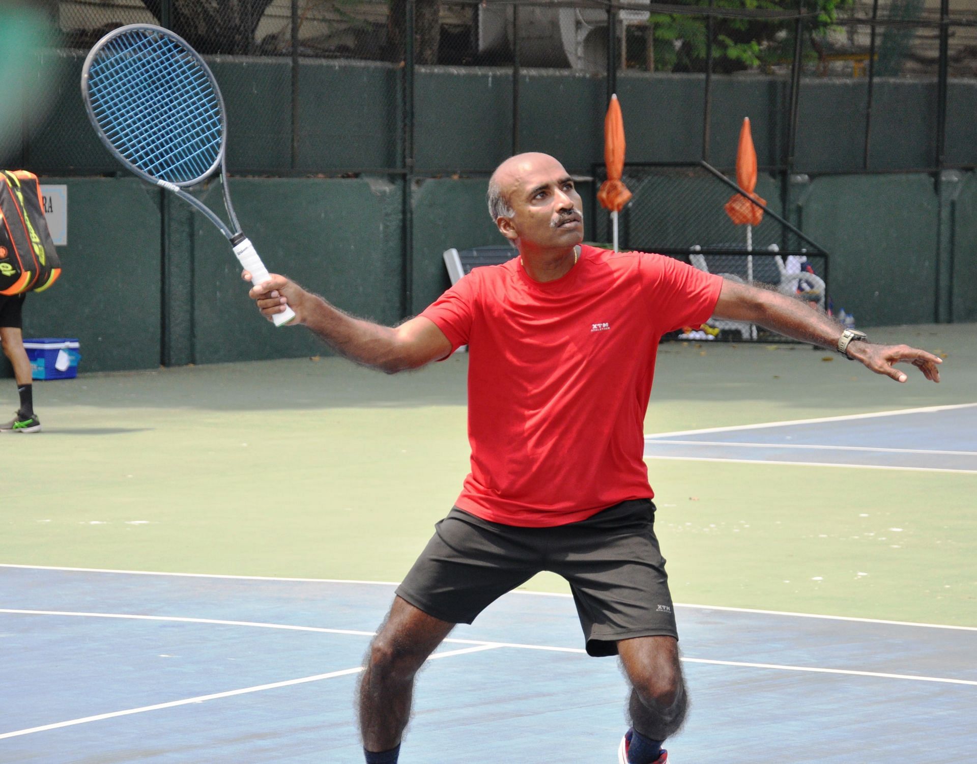 Rajesh Ganapathy in action in the 50 plus men&#039;s singles final of the Jayant Roy Memorial ITF at the MSLTA courts in Mumbai on Monday. (Pic credit: MSLTA)