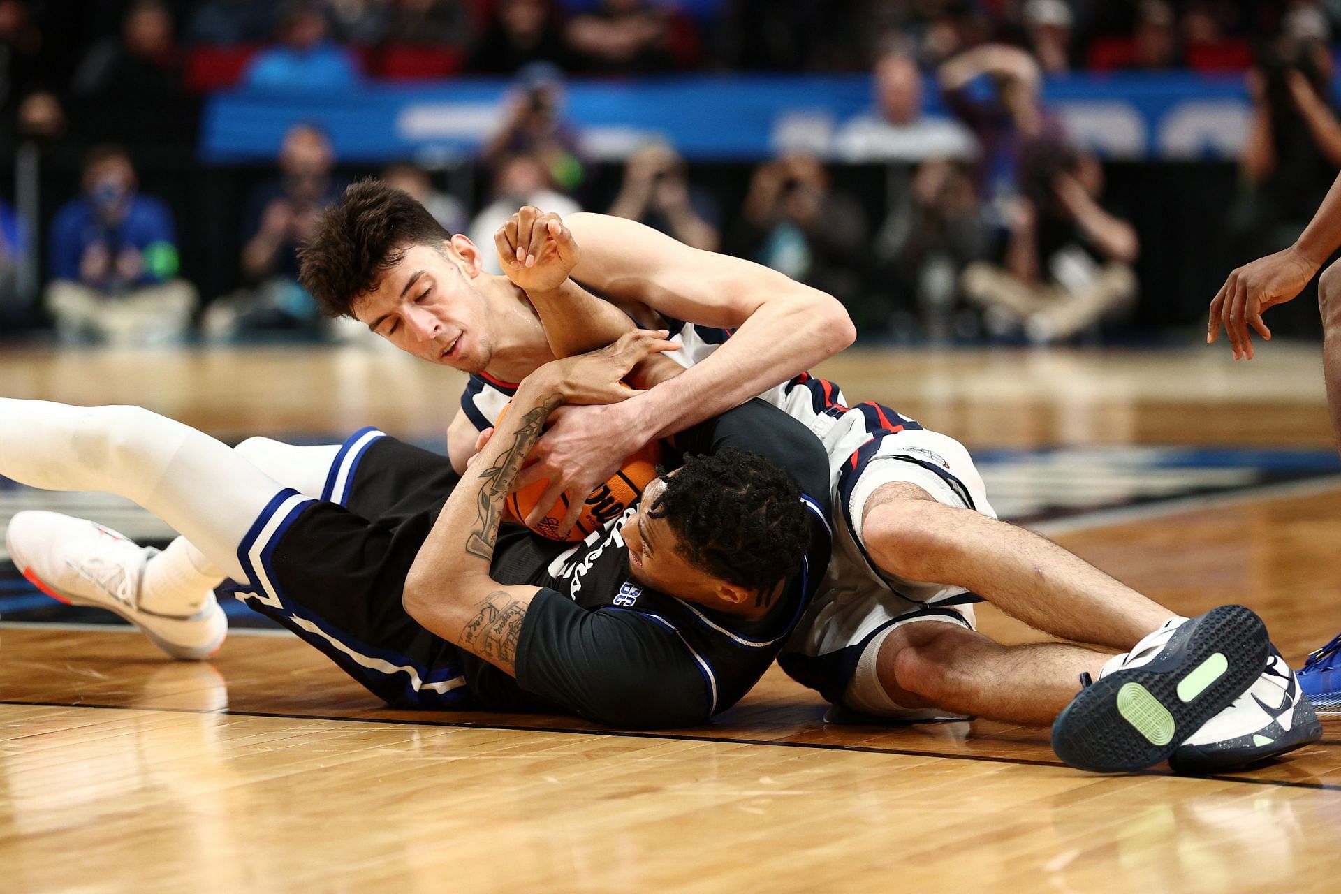 Chet Holmgren and Gonzaga will continue to face physical tests in the NCAA tournament.