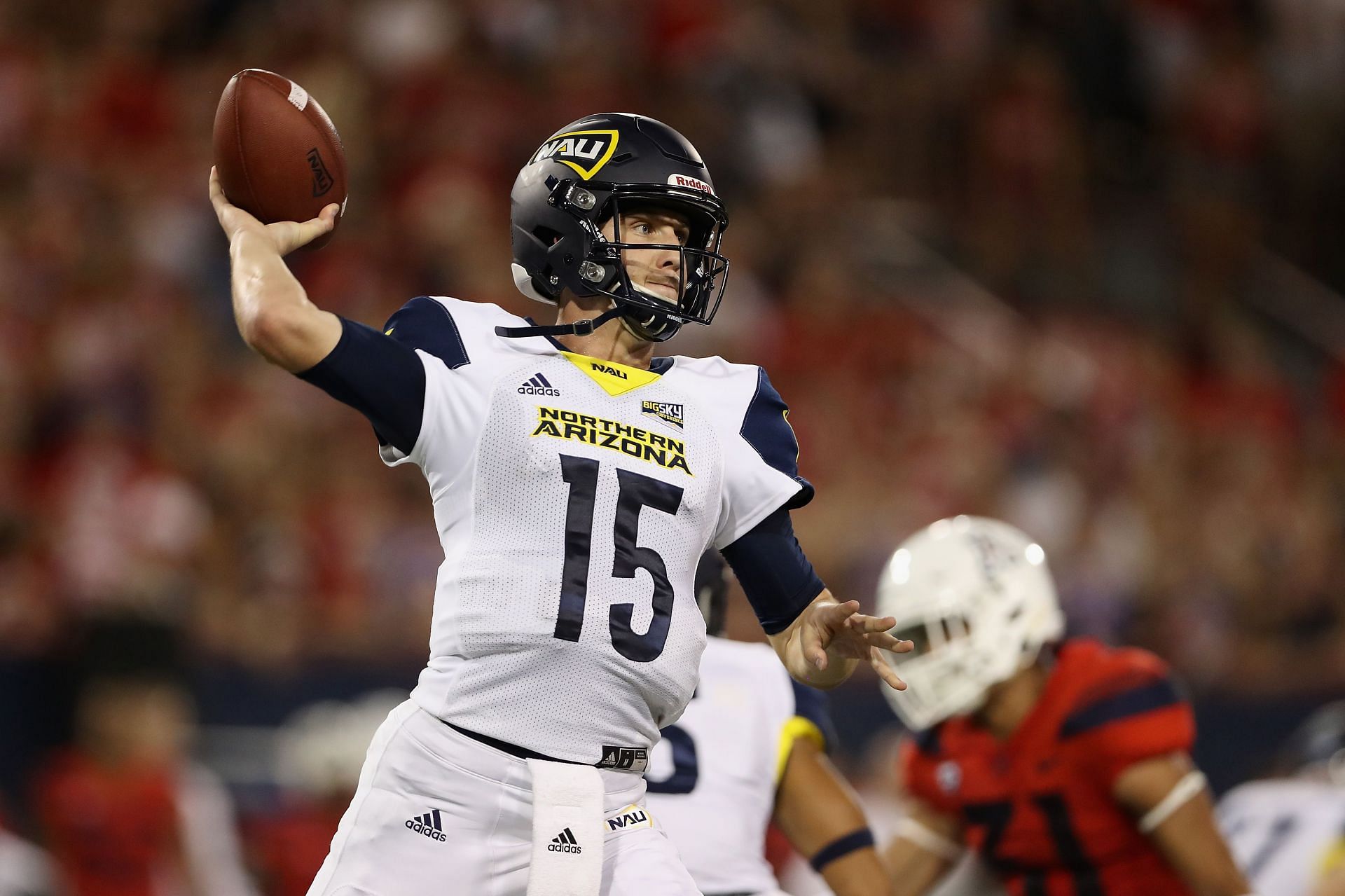 Cookus drops back to pass in a 2017 game against Arizona (Photo: Getty)