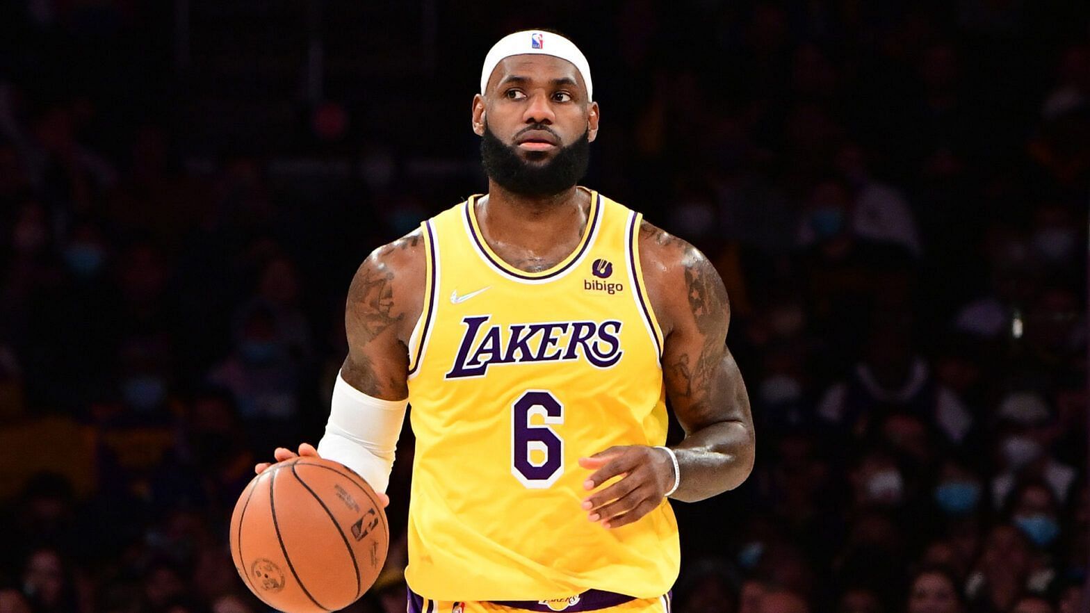 LeBron James could sign an extension next season if the LA Lakers can provide him a better supporting cast [Photo: NBA.com]