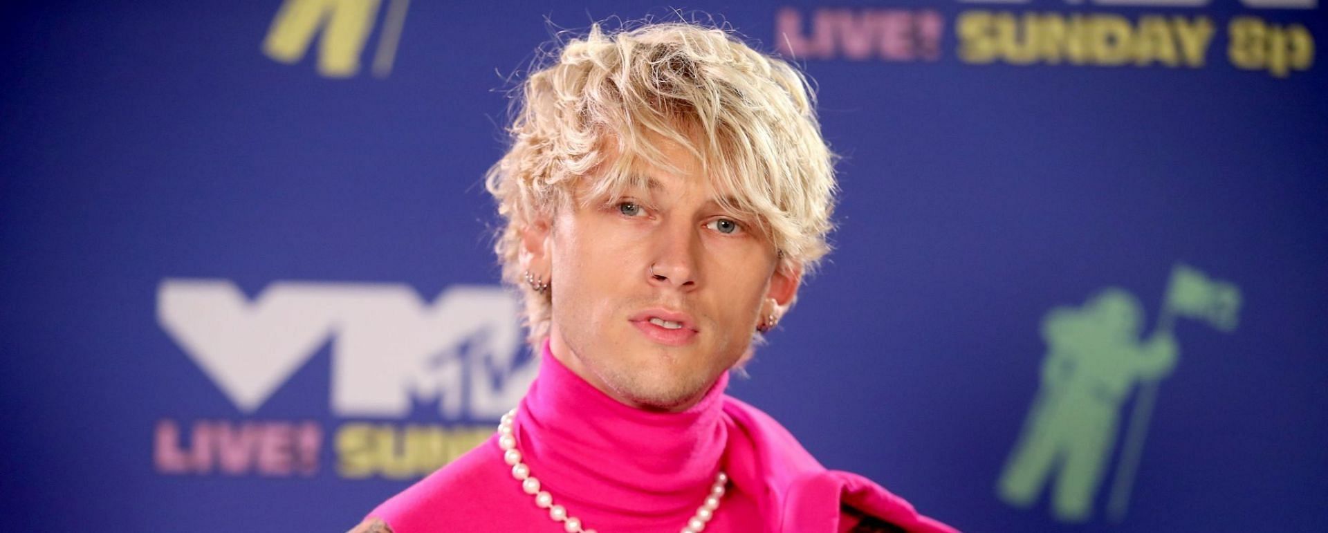 Machine Gun Kelly made some inappropriate comments about black women during 2012 BET Awards (Image via Rich Fury/Getty Images)