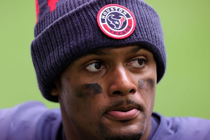 Should the Seahawks trade for Deshaun Watson to replace Russell Wilson?