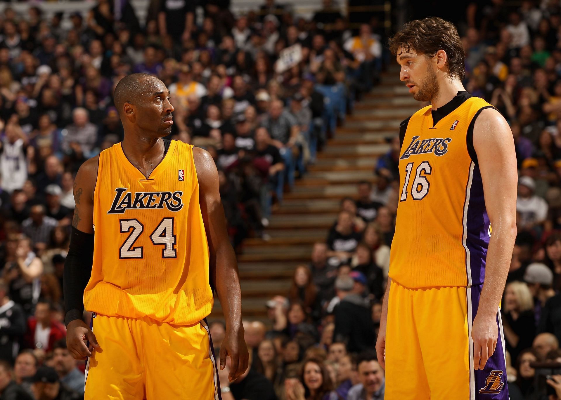 LA Lakers guard Kobe Bryant, left, and center Pau Gasol
