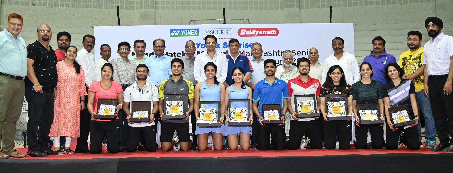 All the winners and runners-up of Maharashtra Senior State Badminton Championship display their trophies in Nagpur. (Picture: NDBA)