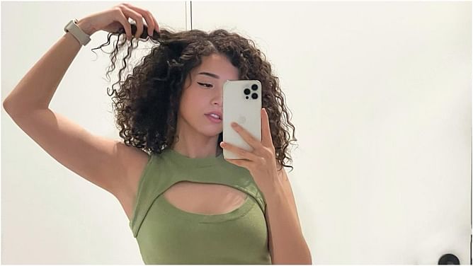 Pokimane’s response to viewer criticizing her curly hair is a true message to society