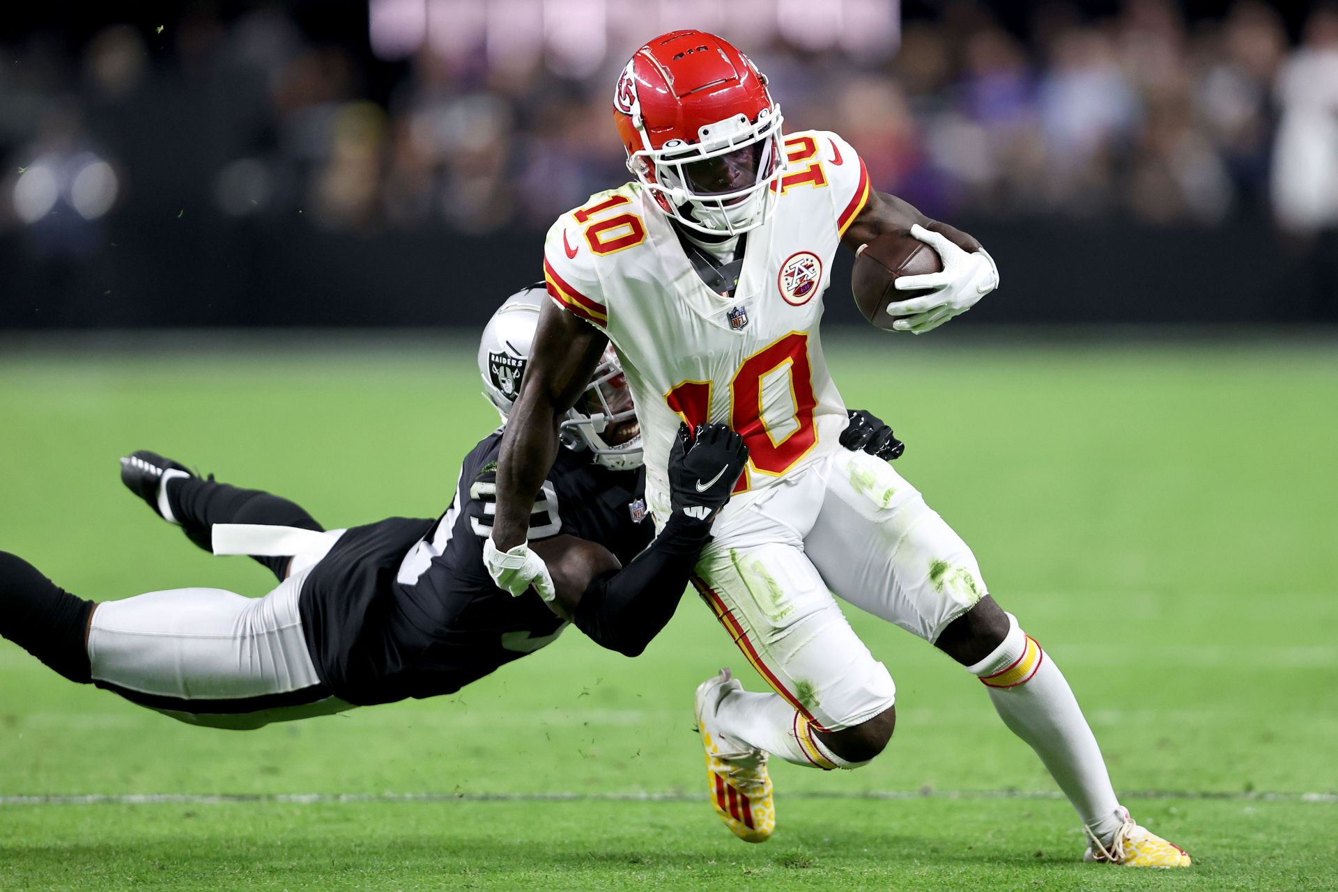 Tyreek Hill's contract talks might surprisingly put his past behind him