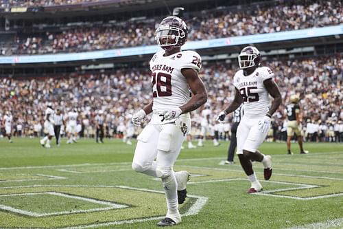 Texas A&M running back Isaiah Spiller