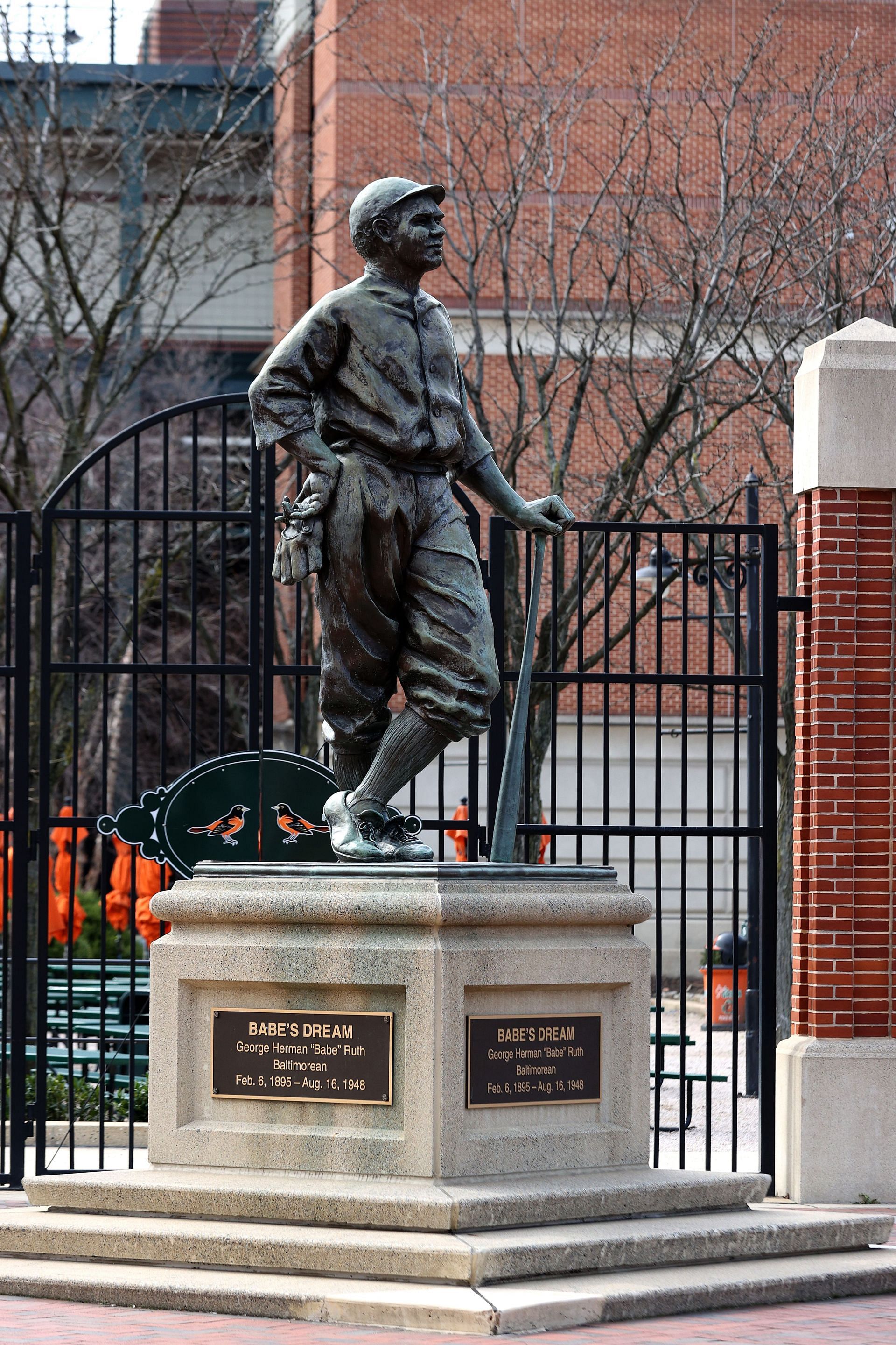 Babe Ruth statue