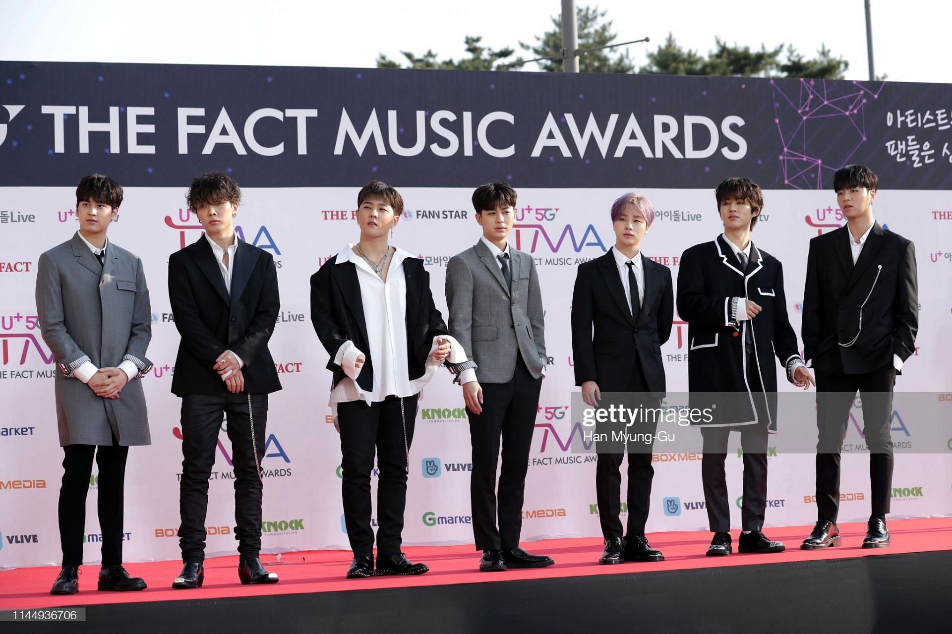 K-pop boy group iKon (Image via Getty)