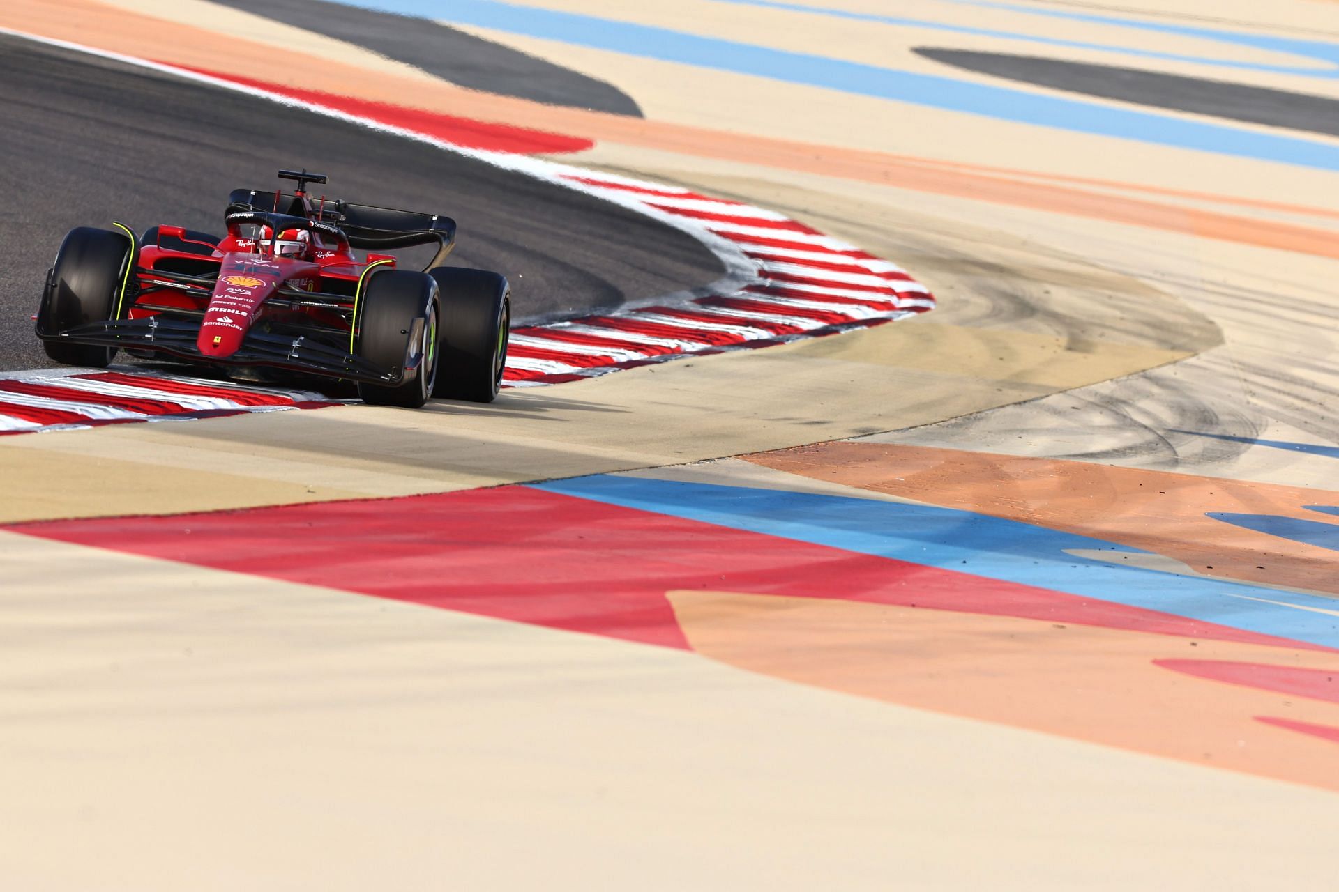 Charles Leclerc driving the Ferrari F1 -75 during pre-season testing in Bahrain (Photo by Mark Thompson/Getty Images)