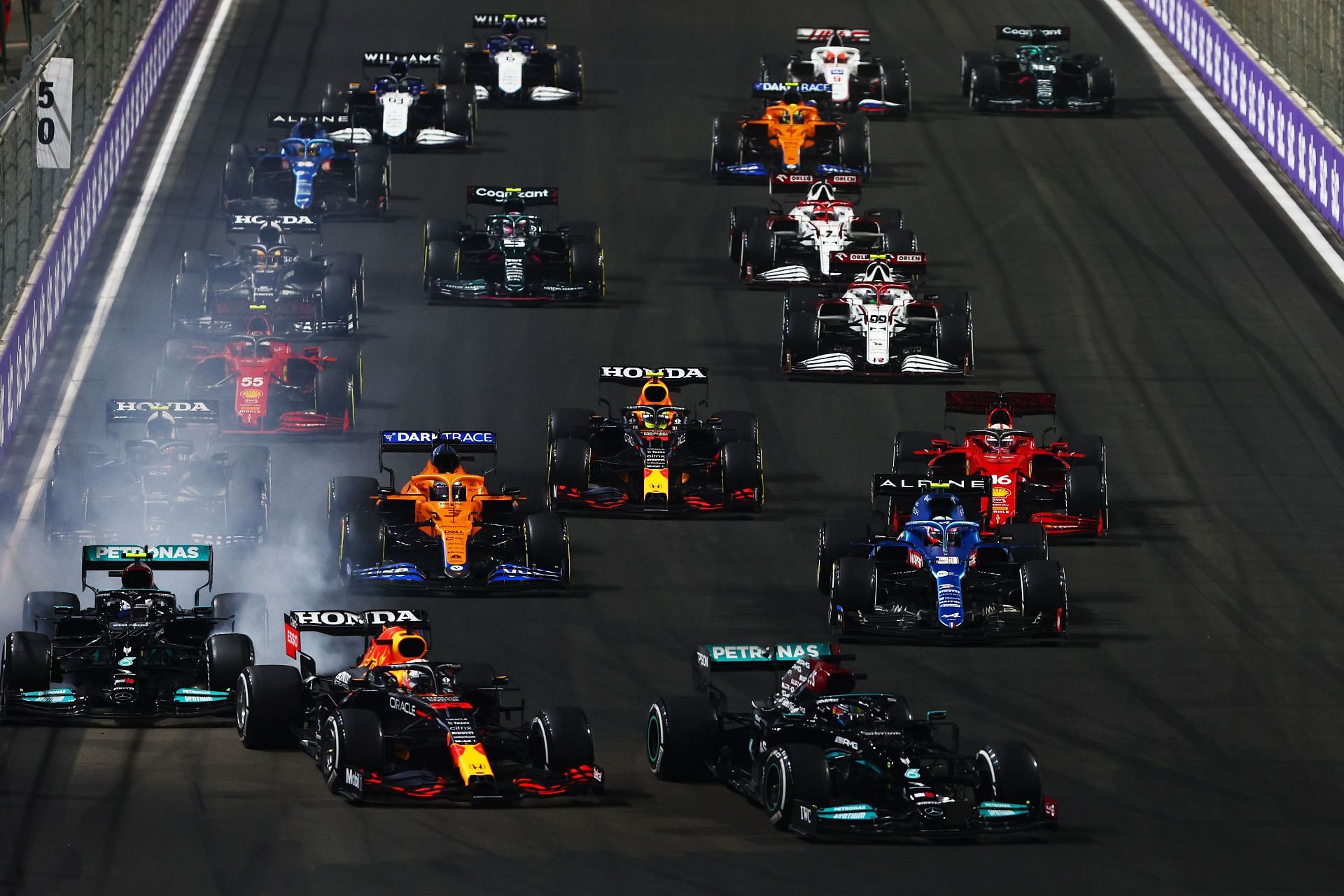 Lewis Hamilton (#44) leads the field during the 2021 Saudi Arabian Grand Prix
