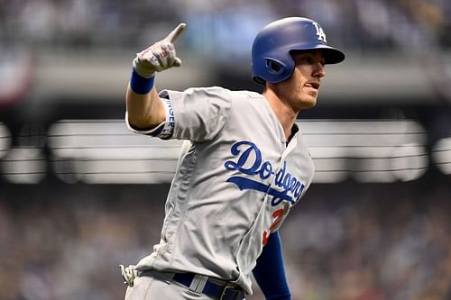 League Championship Series - Los Angeles Dodgers v Milwaukee Brewers - Game Seven