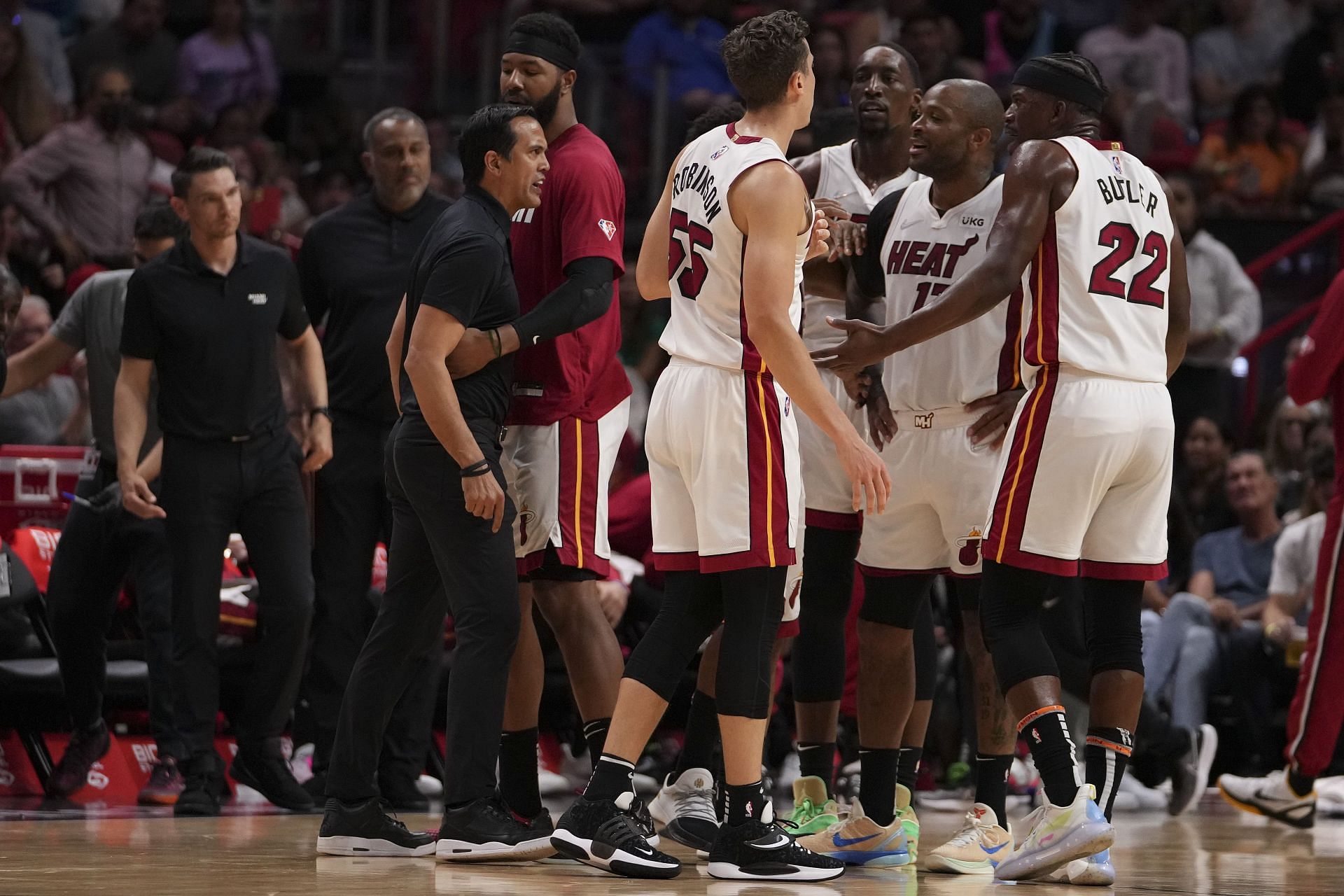 Miami Heat bench embroiled in a little scuffle