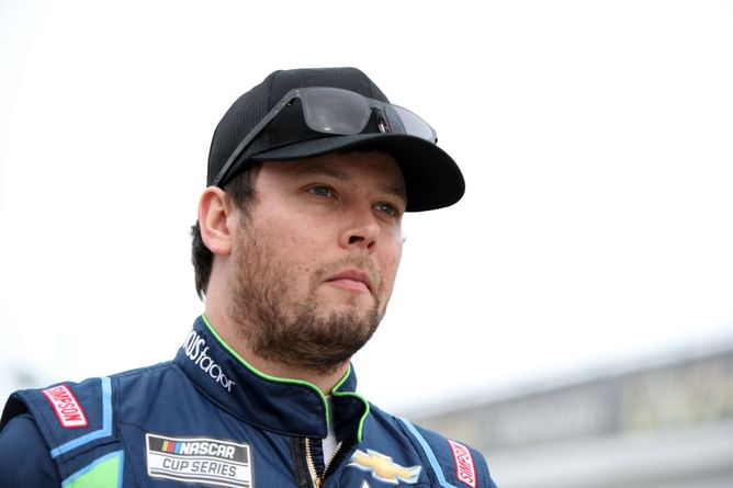 Watch: Erik Jones takes part in military dog training with the USAF