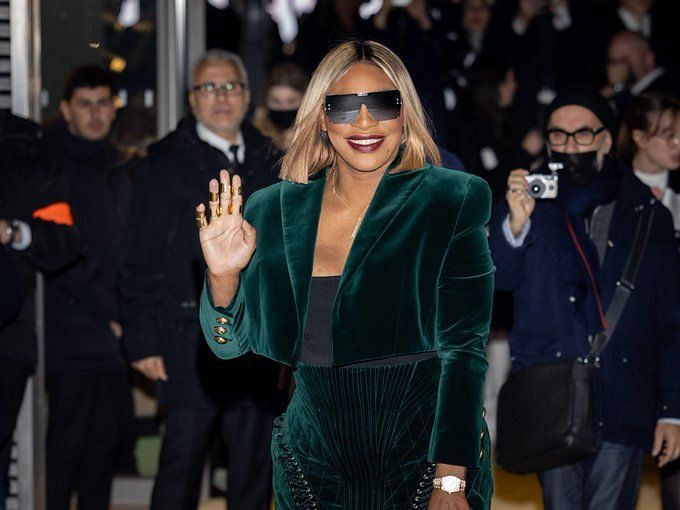 Serena Williams elevates style quotient as she flaunts dark green ...