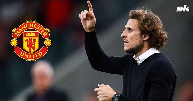 "It's the best club you can go to" - Diego Forlan reveals what he told 31-year-old star before Manchester United move