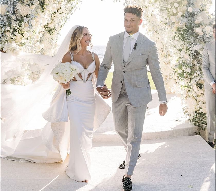 Patrick Mahomes Officially Ties The Knot With Fiancé Brittany Matthews In  Lavish Hawaii Wedding