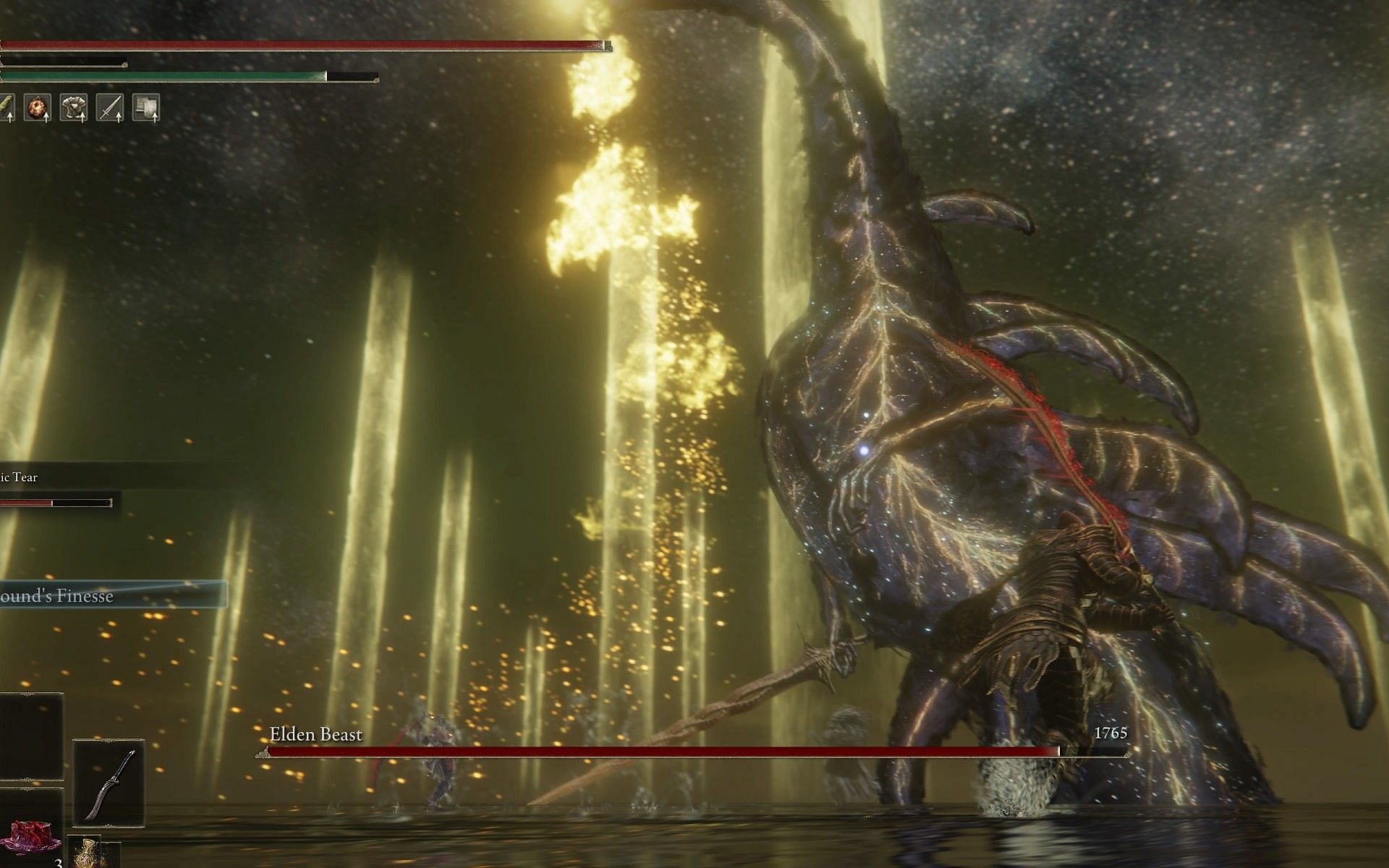 Watch for ranged attacks and flames. (Image via FromSoftware)