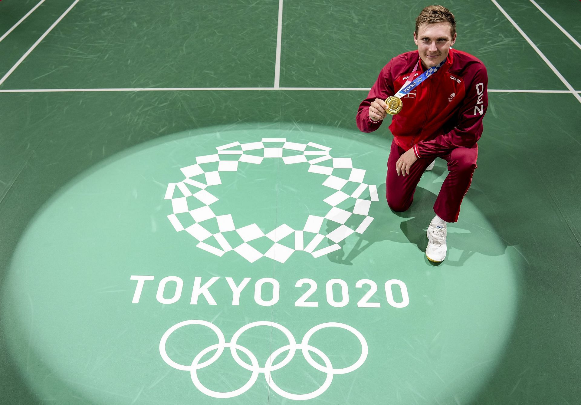 Viktor Axelsen with his Tokyo Olympic gold medal (Image credits: Getty Images)