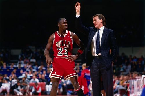 According to Michael Jordan's former coach, MJ's earlier playmaking would have shone more had the Bulls constructed a better roster comparable to the LA Lakers, Boston Celtics and Detroit Pistons. [Photo: Pippen Ain't Easy]