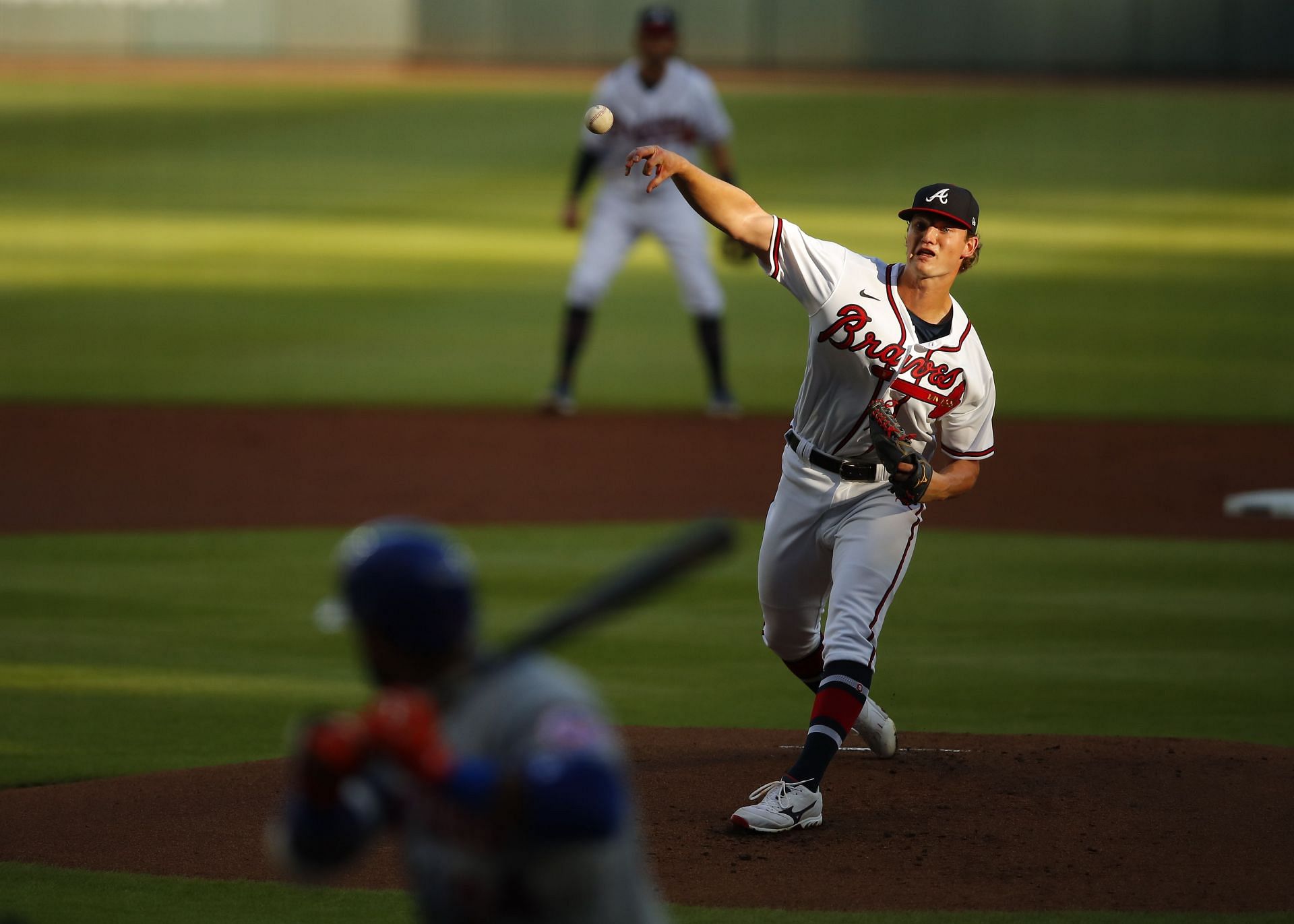 Mike Soroka pitches in the first inning of an MLB game against the New York Mets