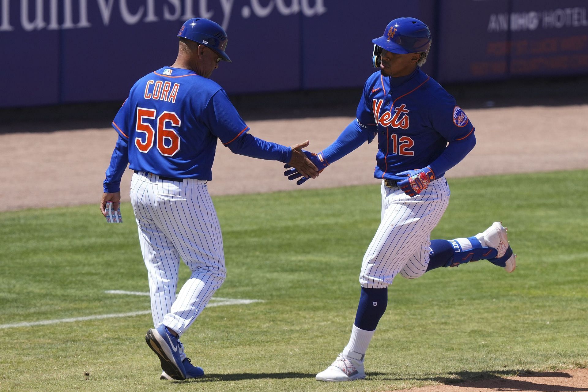 Francisco Lindor rounding the bases for the Mets