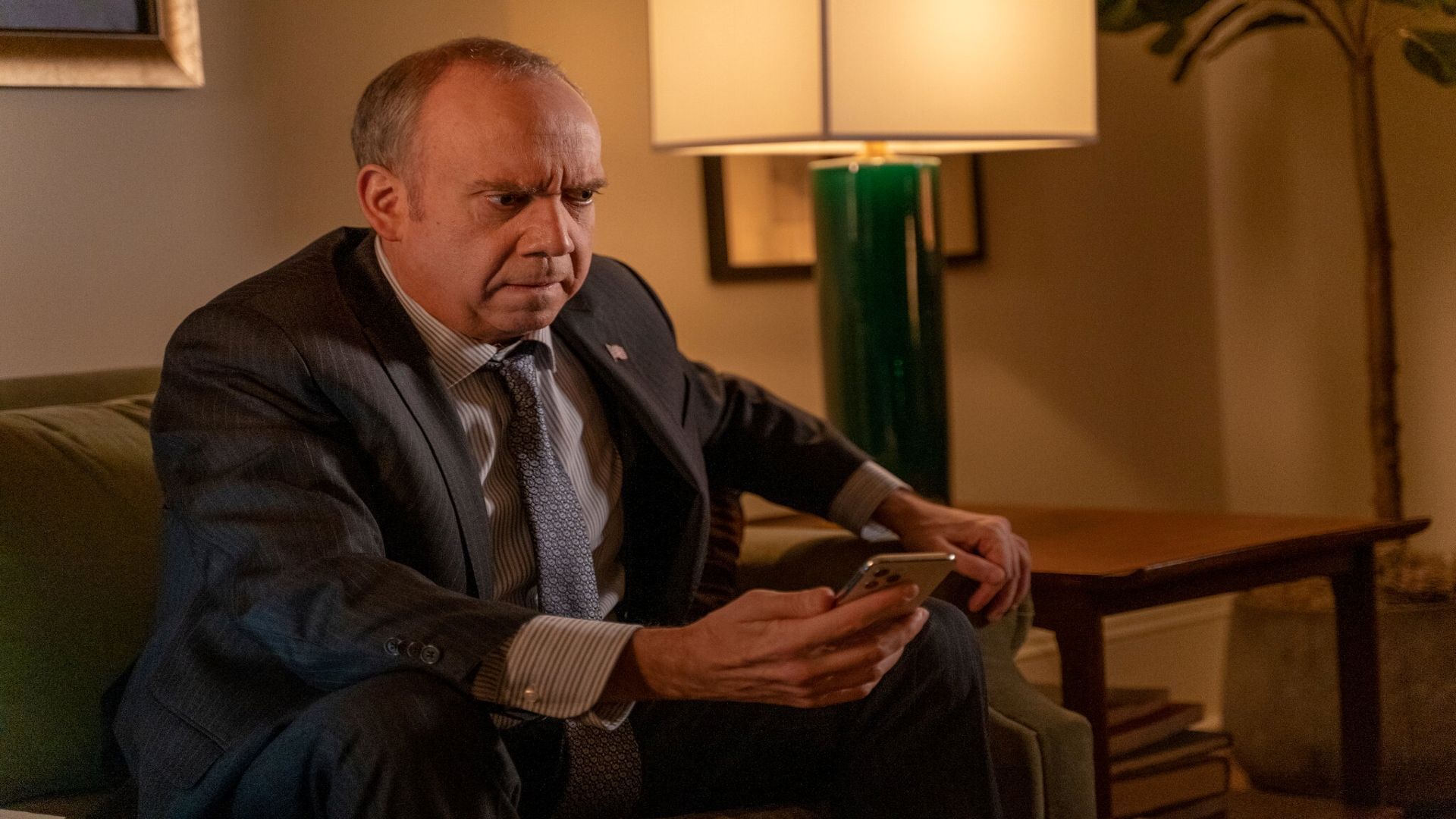 Paul Giamatti as Chuck Rhoades (Image via Showtime)