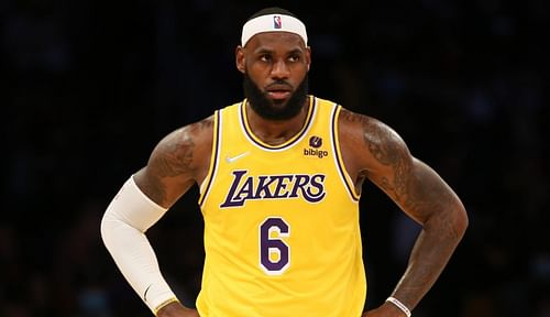 LeBron James failed to hit a single three-point shot in the fourth quarter in the LA Lakers' loss to the Dallas Mavericks. [Photo: USA Today]