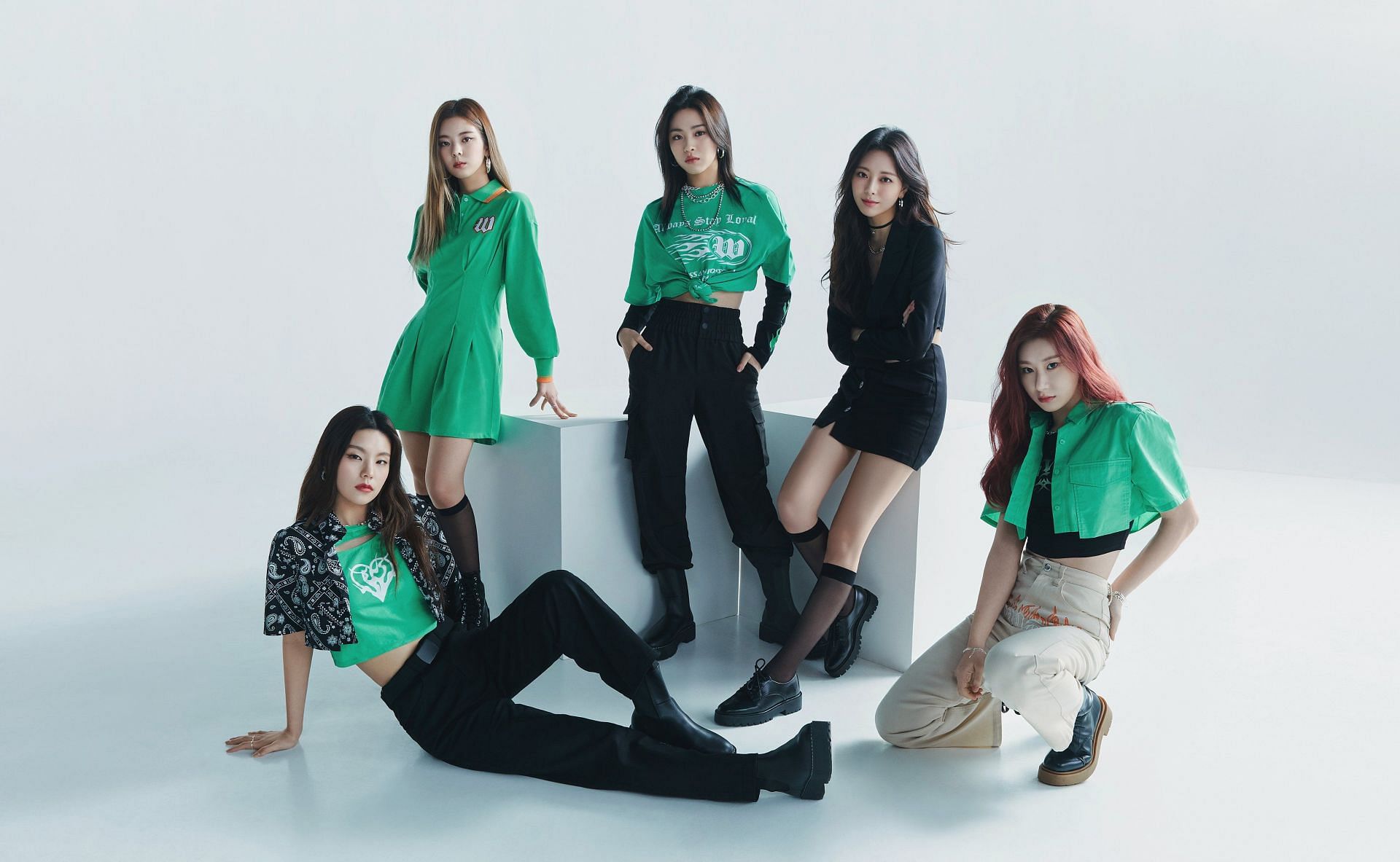 ITZY x H&amp;M collaboration (Image via @ITZYofficial/Twitter)