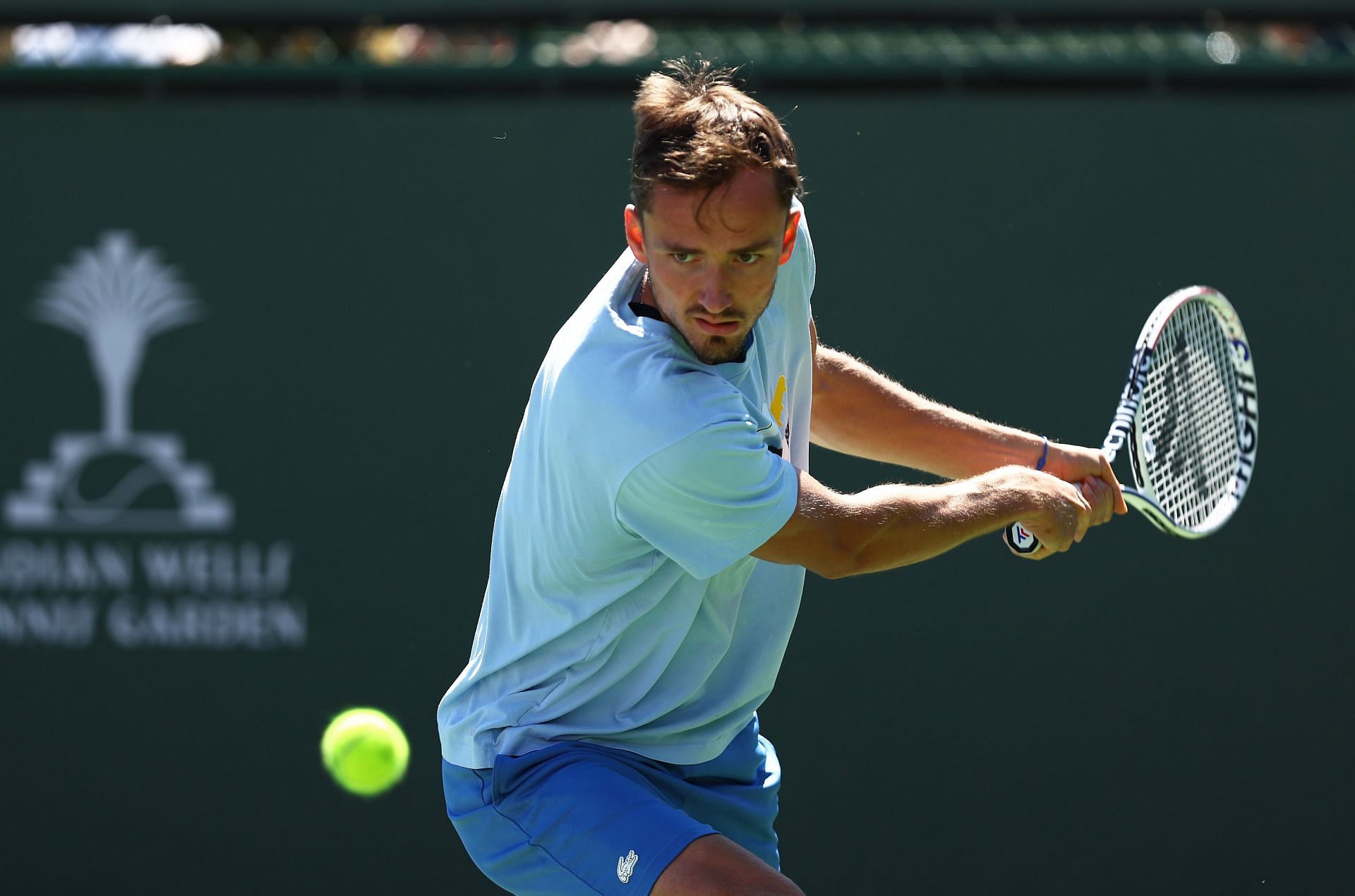 Daniil Medvedev practices ahead of the 2022 Indian Wells Masters
