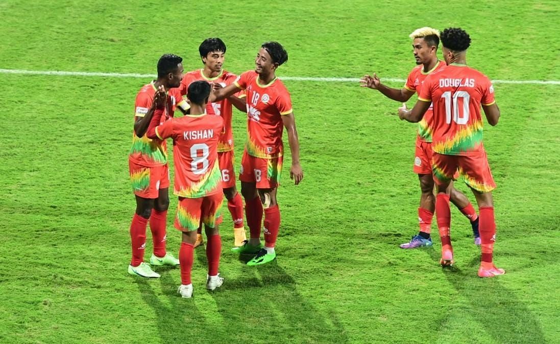 TRAU FC players celebrate their third goal against Kenkre FC. (Image Courtesy: Twitter/ILeagueOfficial)