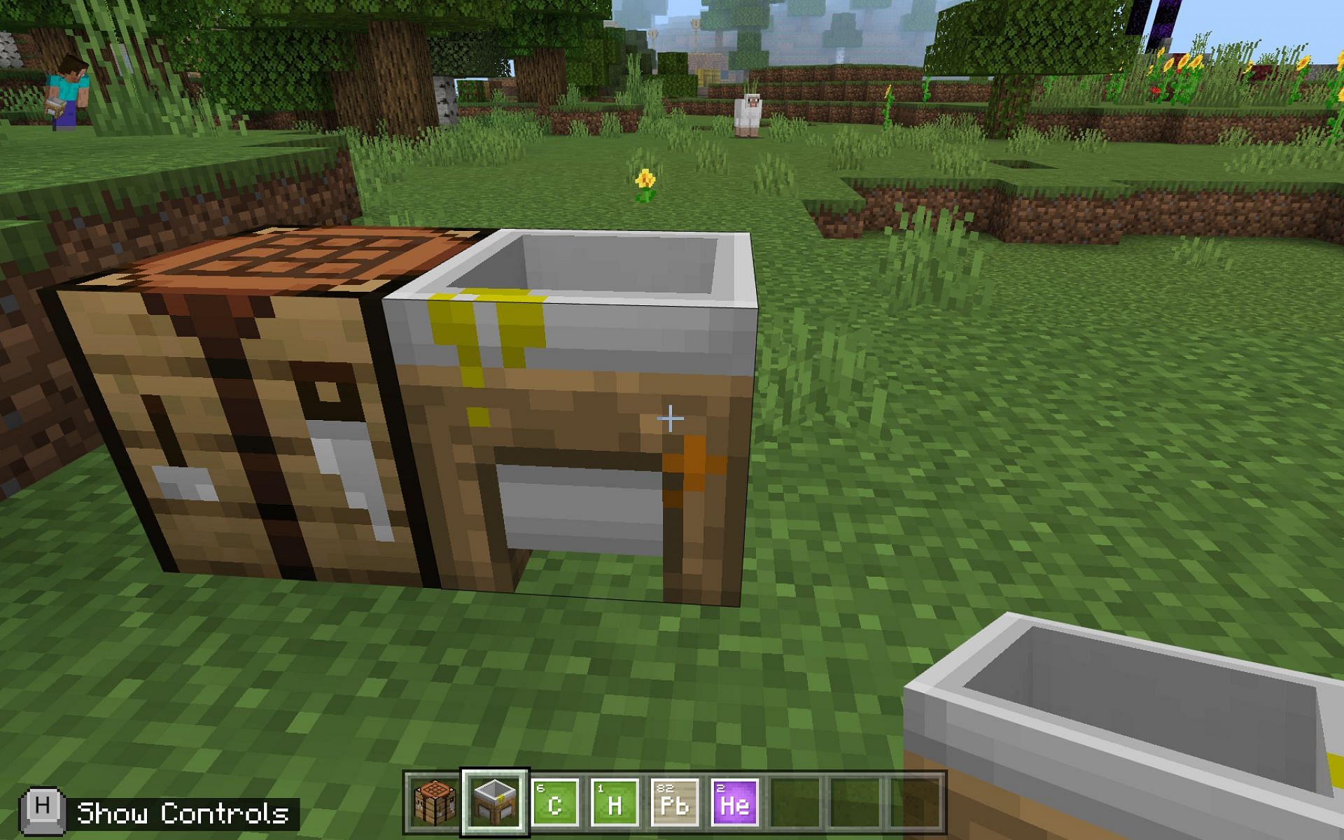 Before players can craft a balloon they need to add the right ingredients. Image via Minecraft.