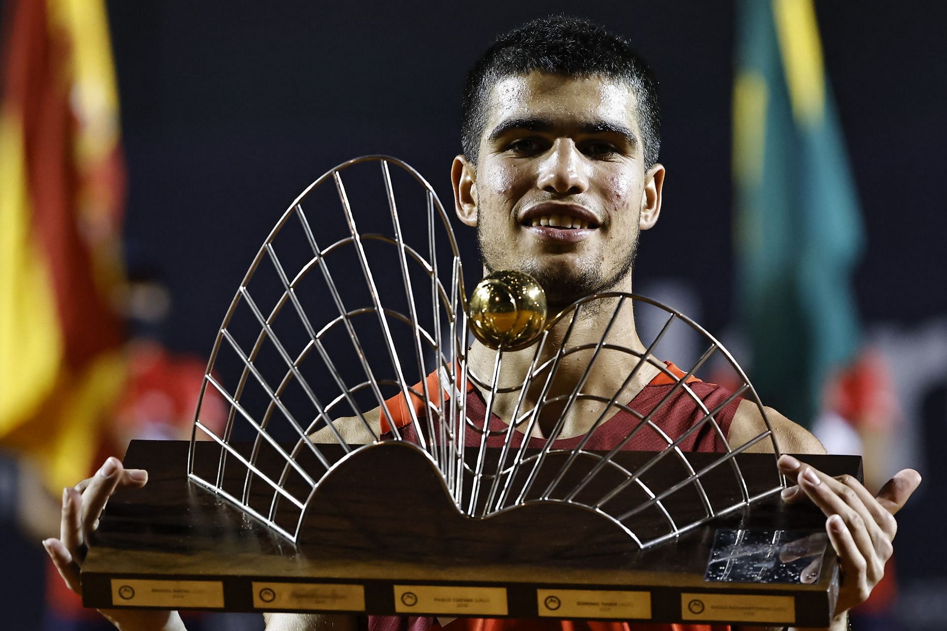 Alcaraz with the 2022 Rio Open trophy