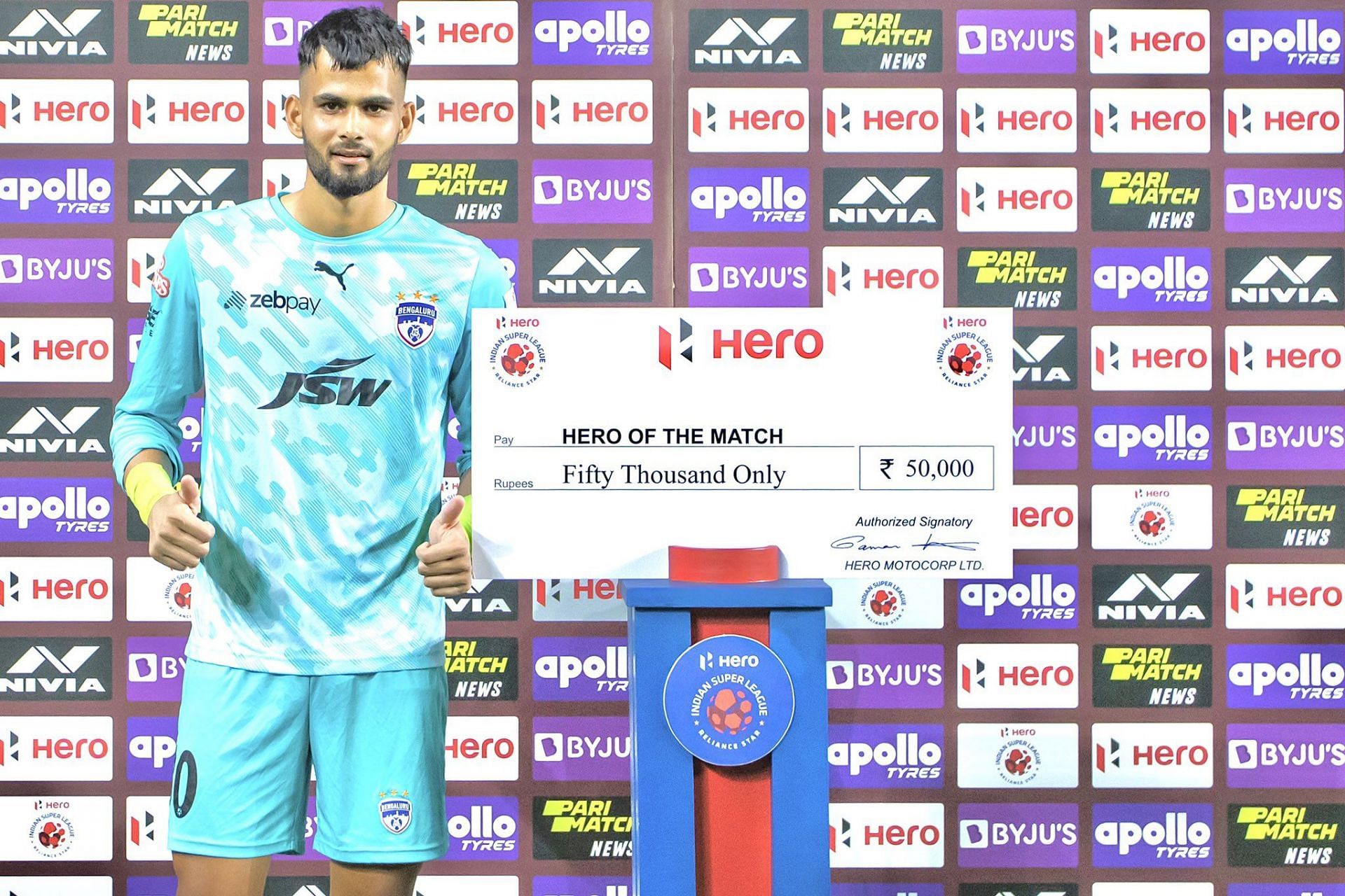 Lara Sharma won the Hero of the Match award against SC East Bengal. (Image Courtesy: Twitter/bengalurufc)